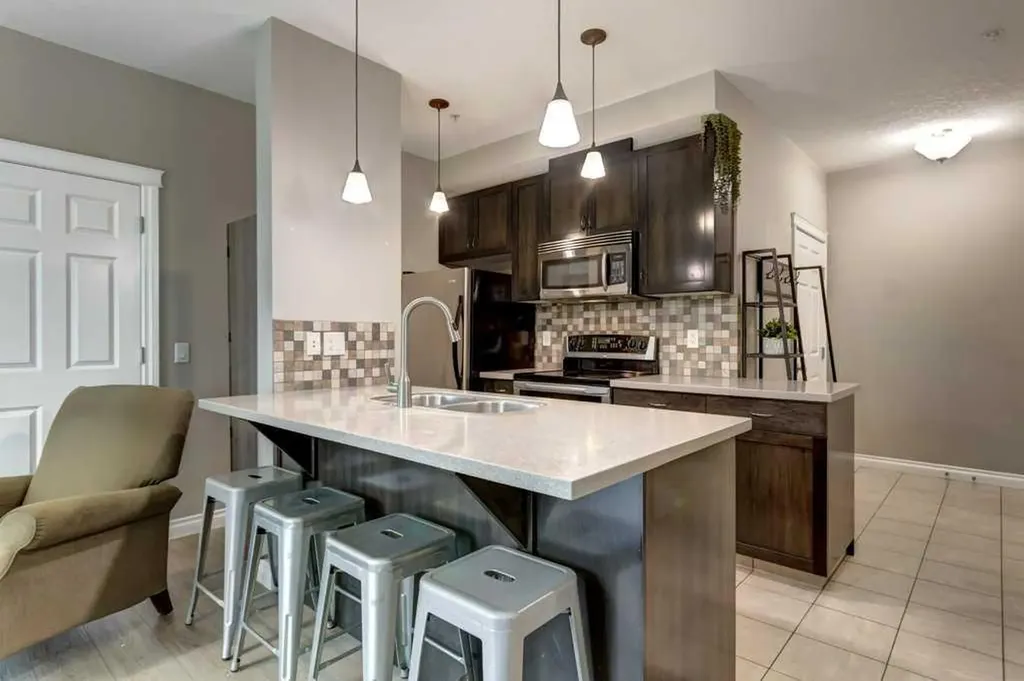 2 Hemlock Crescent SW Calgary AB T3C 2Z1