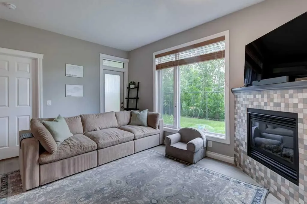2 Hemlock Crescent SW Calgary AB T3C 2Z1