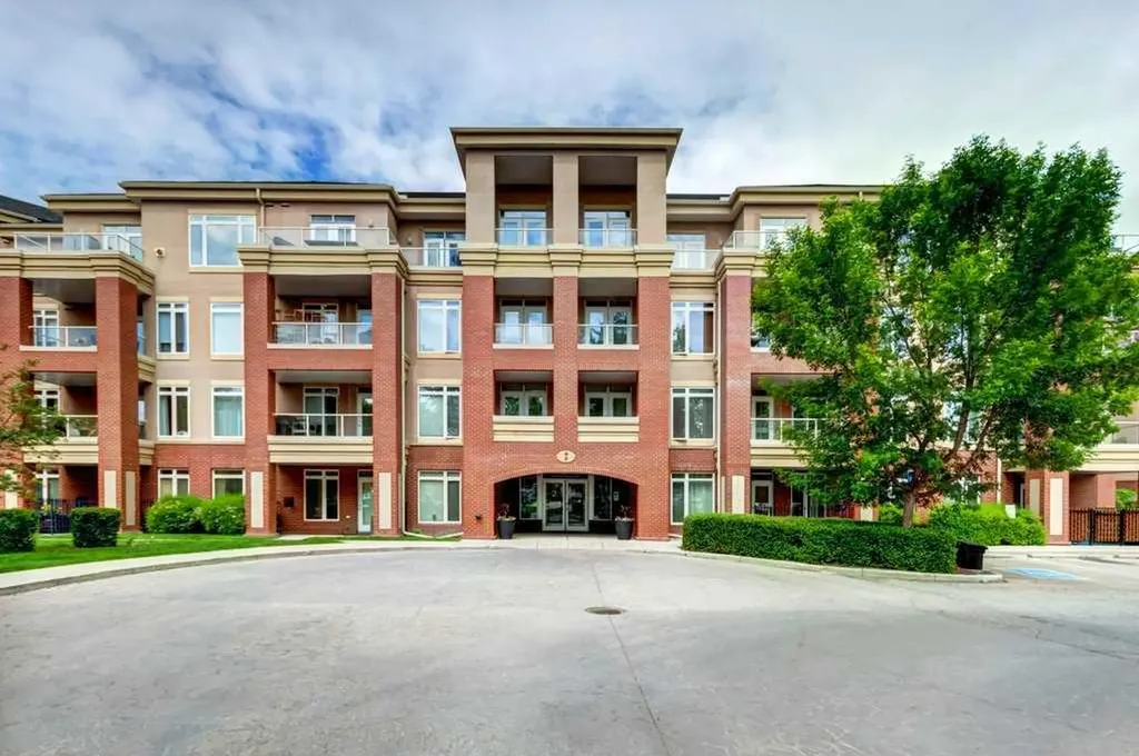 2 Hemlock Crescent SW Calgary AB T3C 2Z1