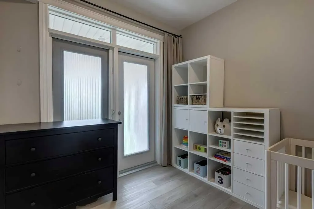 2 Hemlock Crescent SW Calgary AB T3C 2Z1