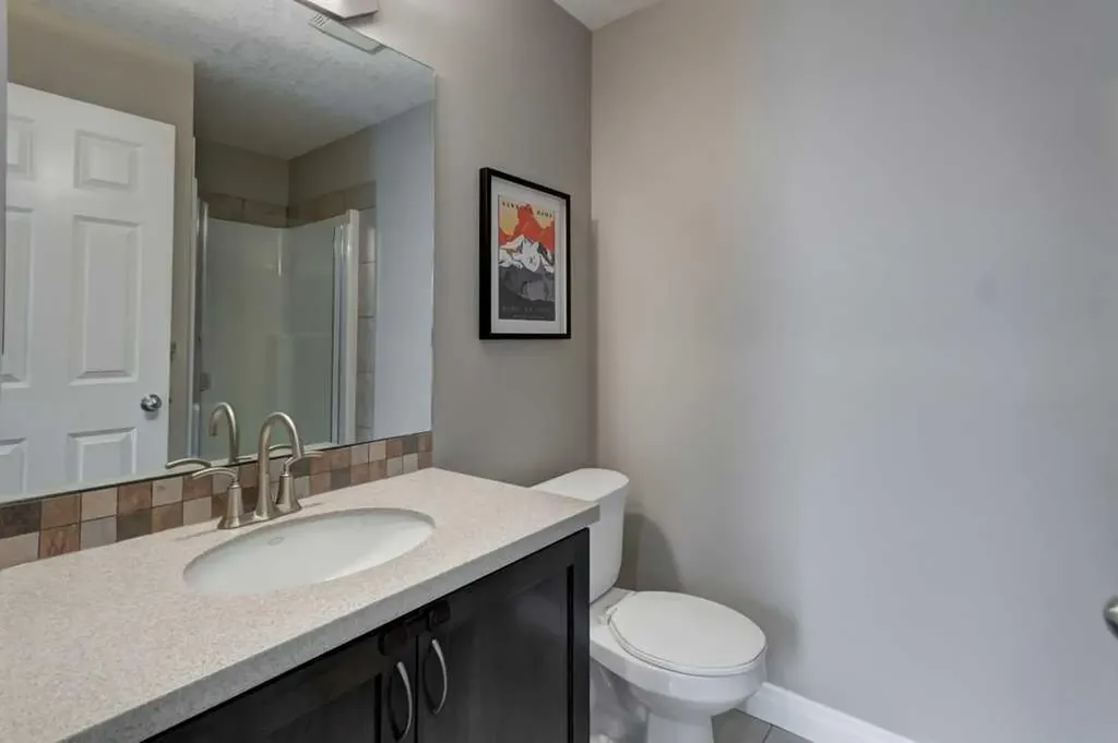 2 Hemlock Crescent SW Calgary AB T3C 2Z1