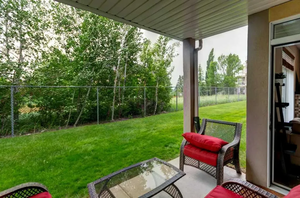 2 Hemlock Crescent SW Calgary AB T3C 2Z1