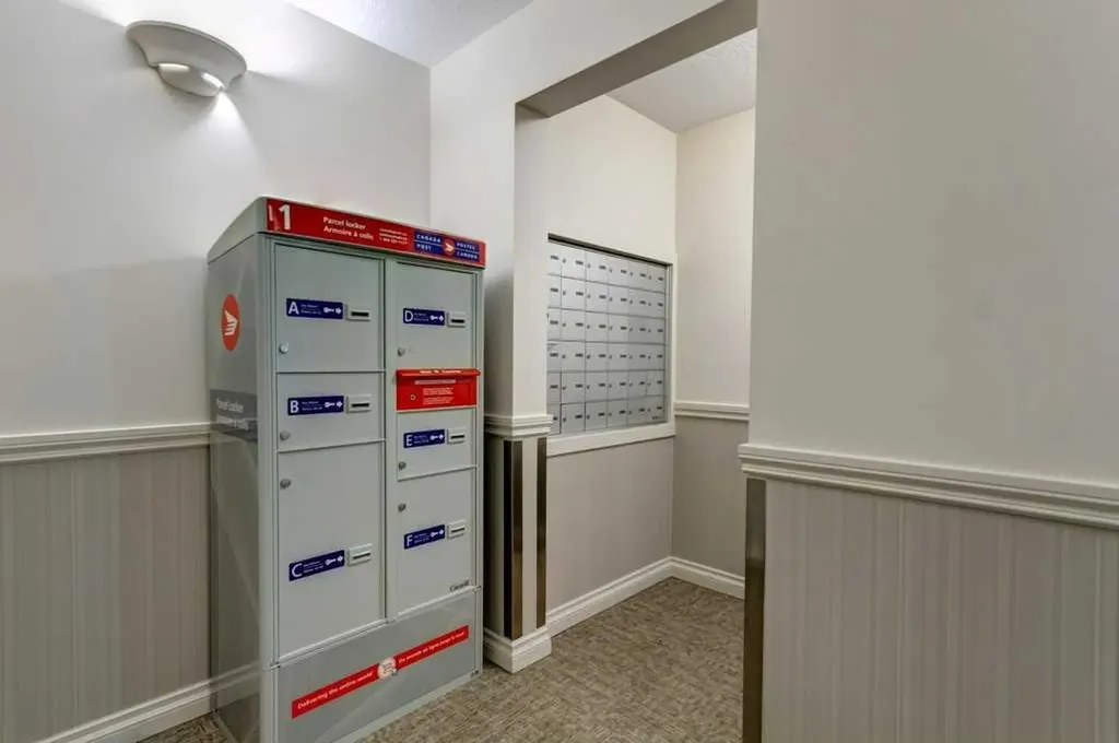 2 Hemlock Crescent SW Calgary AB T3C 2Z1
