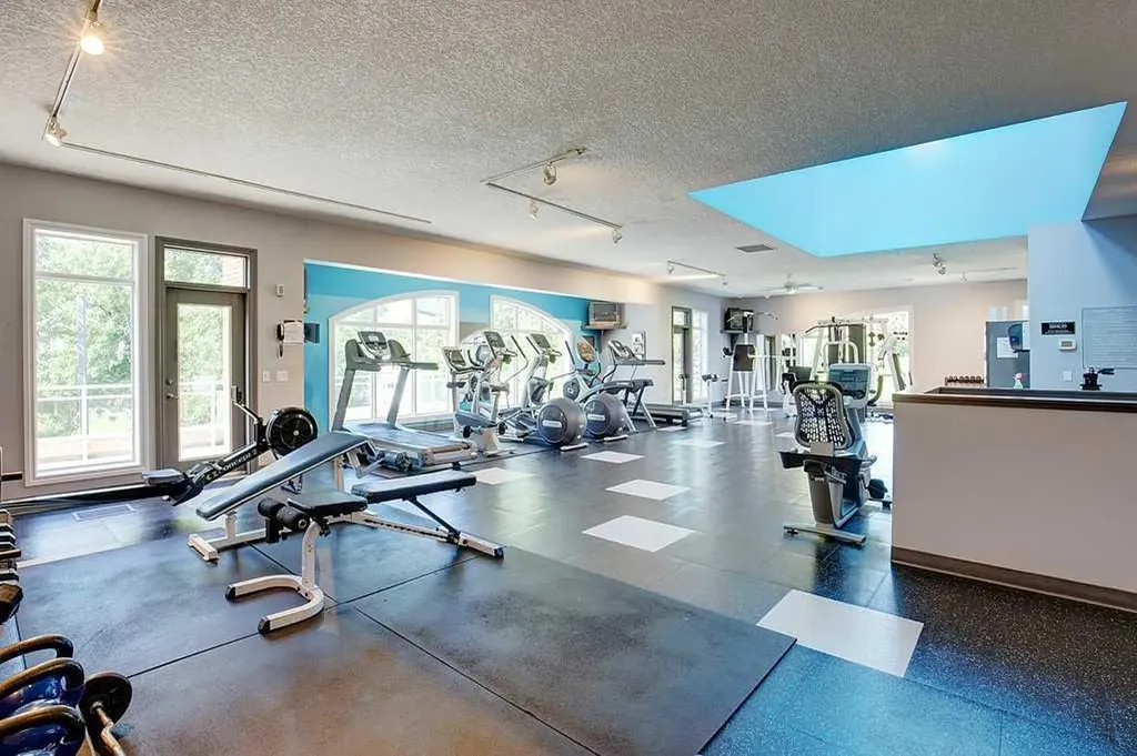 2 Hemlock Crescent SW Calgary AB T3C 2Z1
