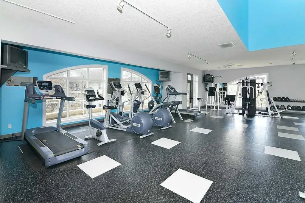 2 Hemlock Crescent SW Calgary AB T3C 2Z1