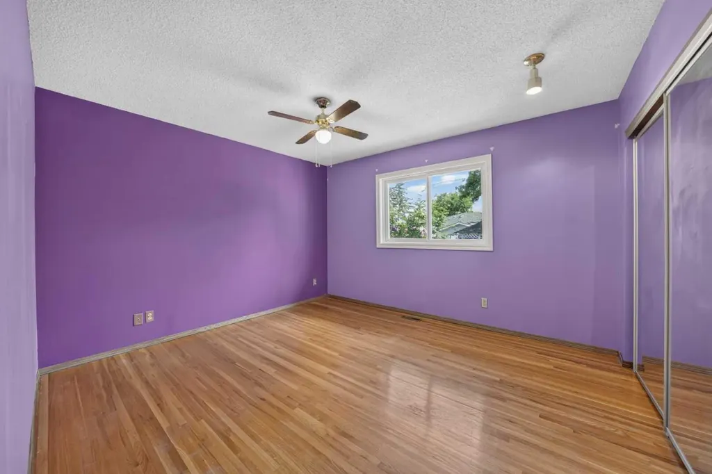 135 Huntcroft Way NE Calgary AB T2K 4E4