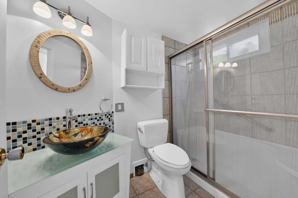 135 Huntcroft Way NE Calgary AB T2K 4E4