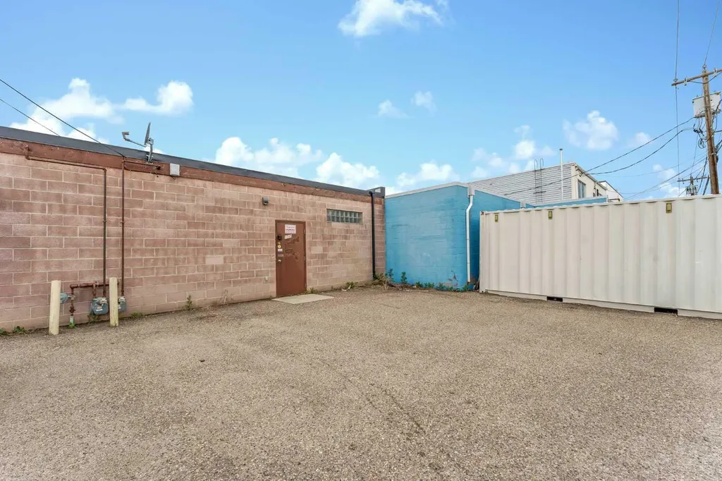 1765 Dunmore Road SE Medicine Hat AB T1A 1Z8