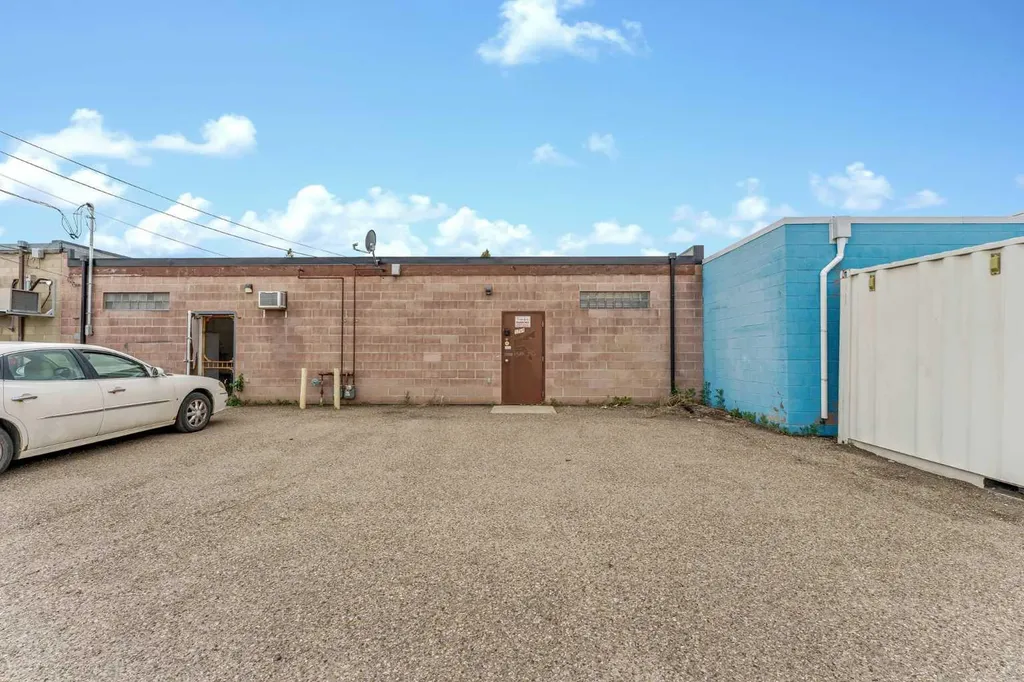 1765 Dunmore Road SE Medicine Hat AB T1A 1Z8