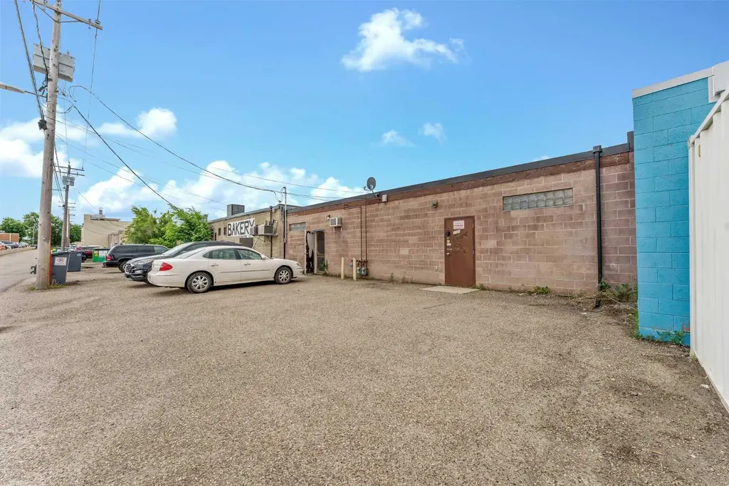 1765 Dunmore Road SE Medicine Hat AB T1A 1Z8