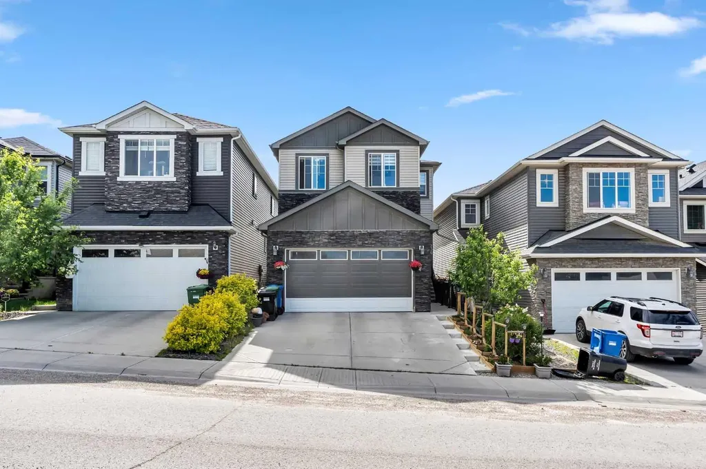 236 Nolanhurst Crescent NW Calgary AB T3R 0Z4