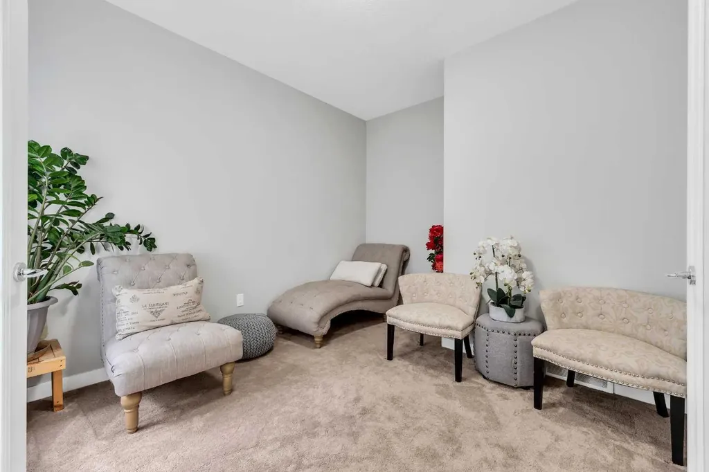 236 Nolanhurst Crescent NW Calgary AB T3R 0Z4