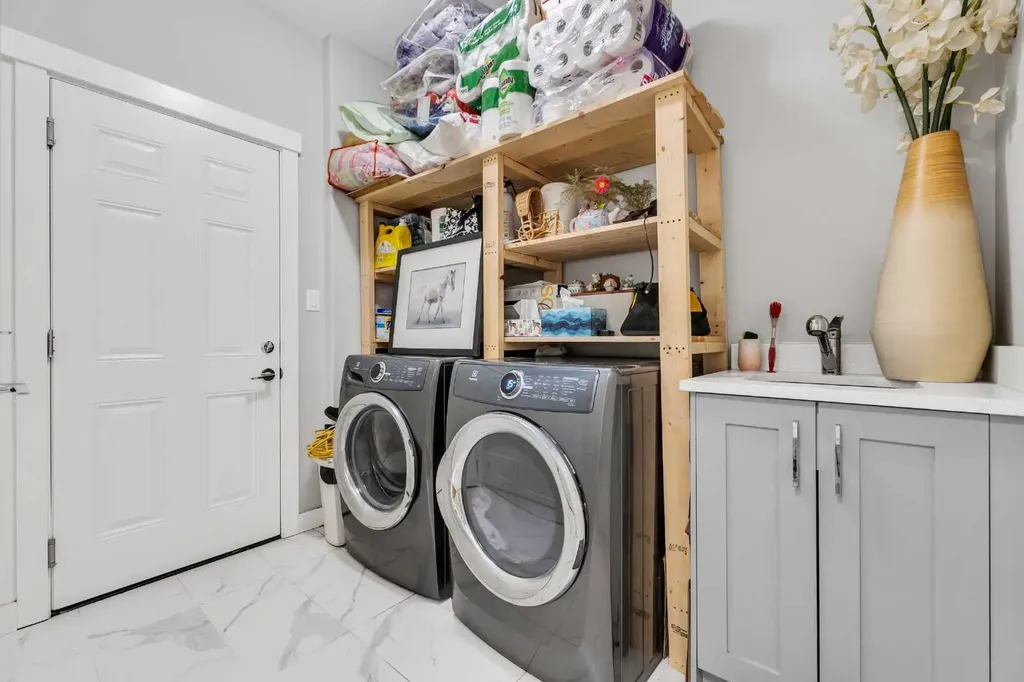 236 Nolanhurst Crescent NW Calgary AB T3R 0Z4