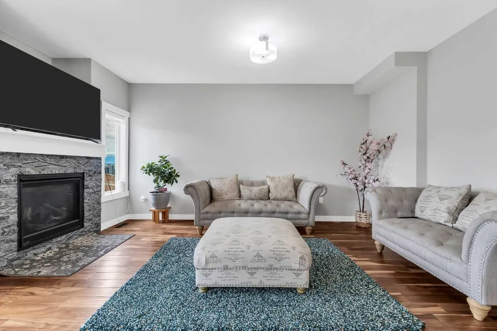 236 Nolanhurst Crescent NW Calgary AB T3R 0Z4