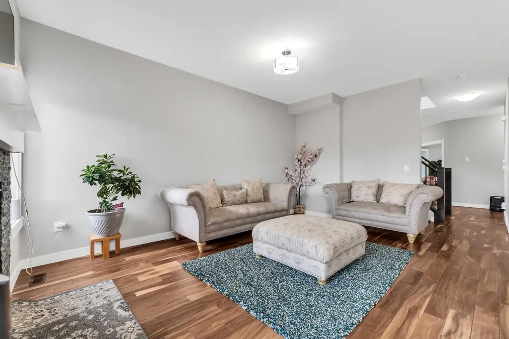 236 Nolanhurst Crescent NW Calgary AB T3R 0Z4