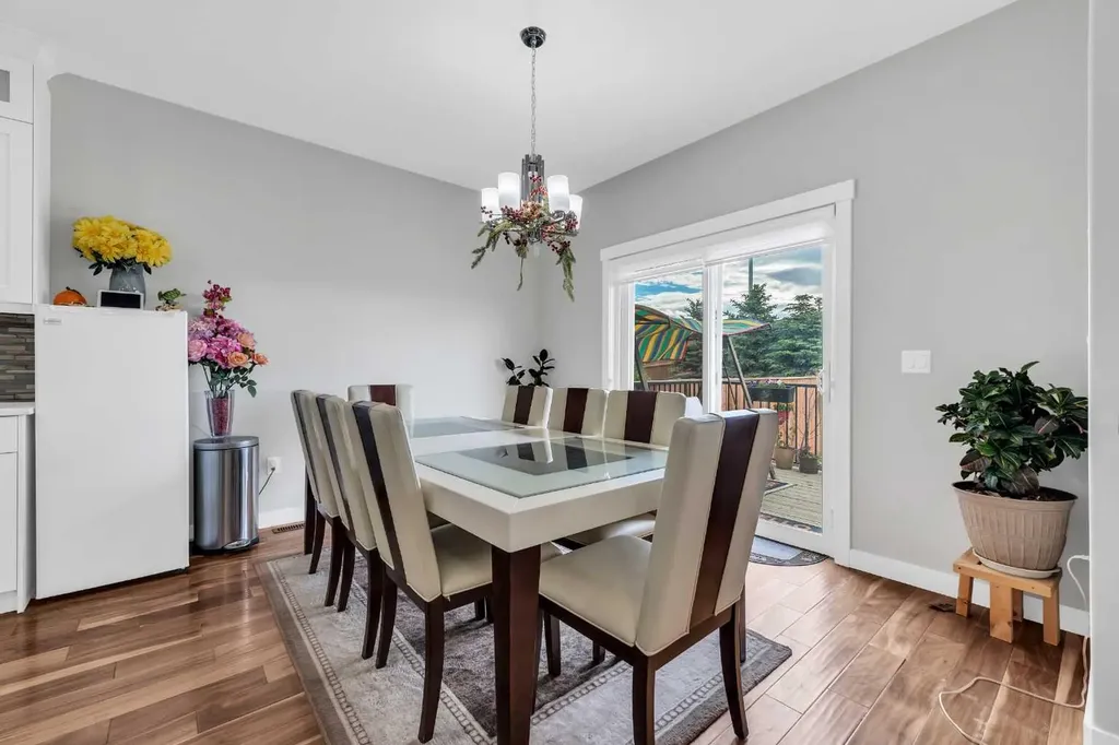 236 Nolanhurst Crescent NW Calgary AB T3R 0Z4