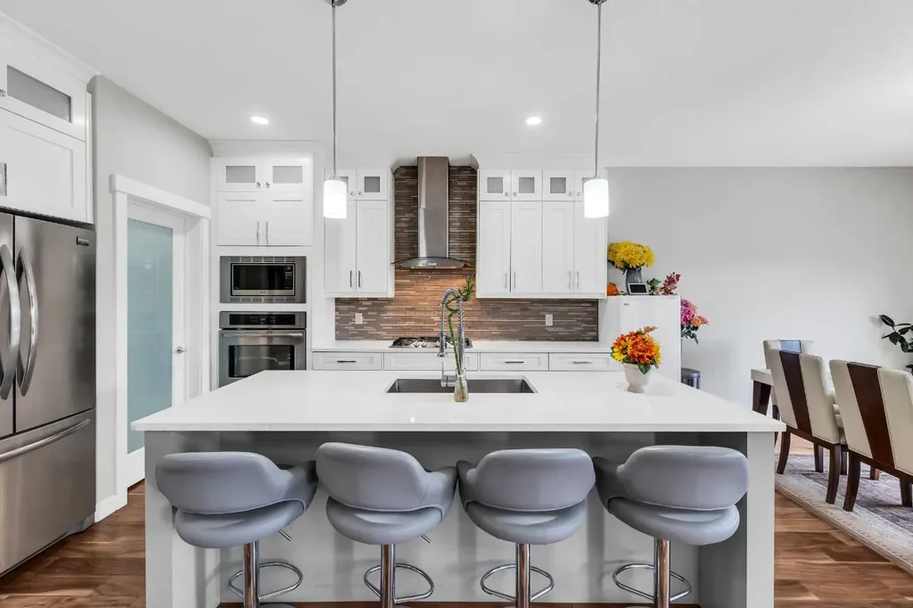 236 Nolanhurst Crescent NW Calgary AB T3R 0Z4