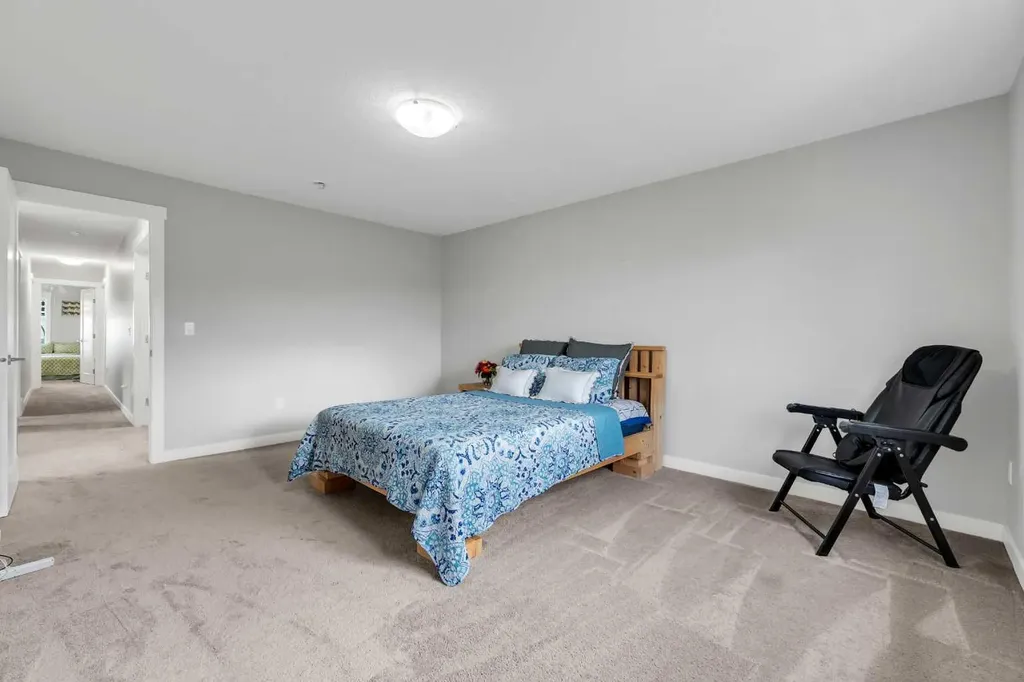236 Nolanhurst Crescent NW Calgary AB T3R 0Z4
