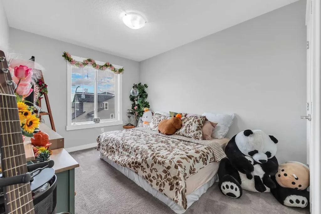 236 Nolanhurst Crescent NW Calgary AB T3R 0Z4