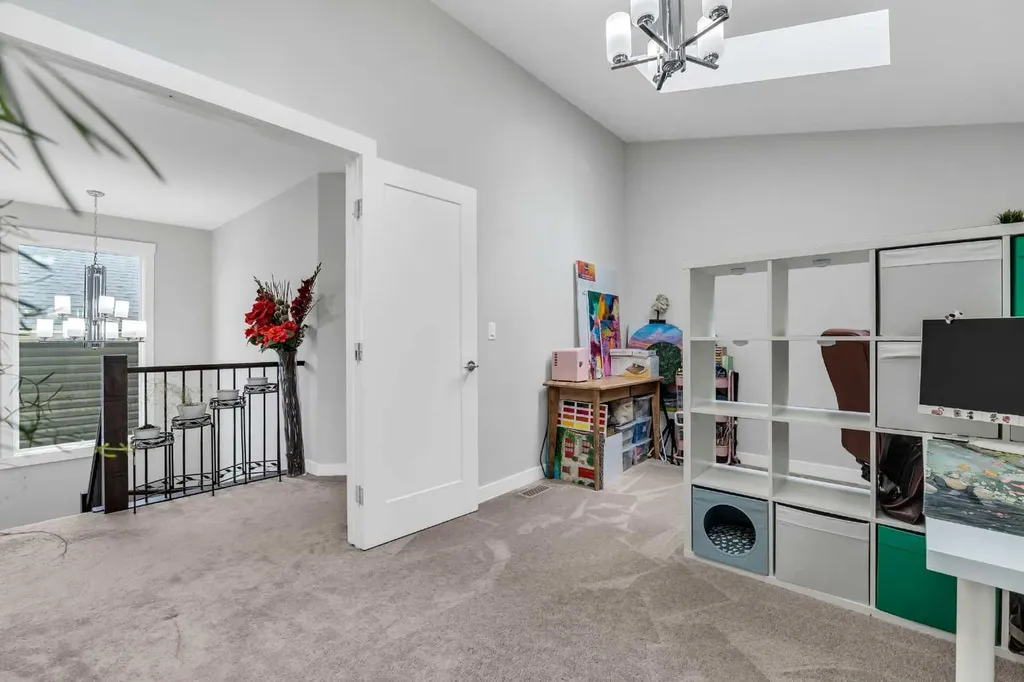 236 Nolanhurst Crescent NW Calgary AB T3R 0Z4