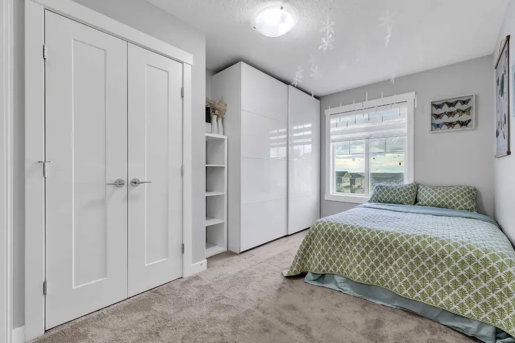 236 Nolanhurst Crescent NW Calgary AB T3R 0Z4