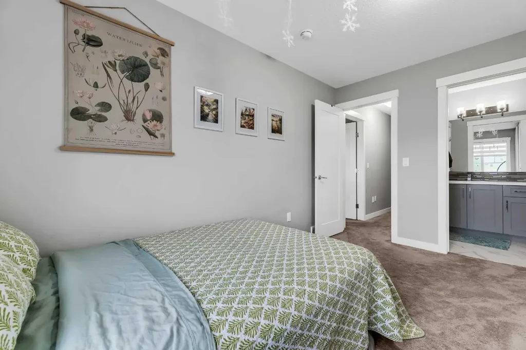 236 Nolanhurst Crescent NW Calgary AB T3R 0Z4