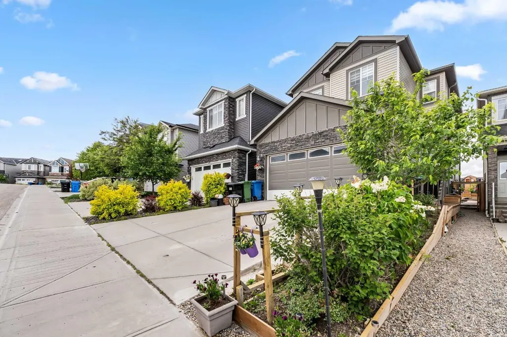 236 Nolanhurst Crescent NW Calgary AB T3R 0Z4