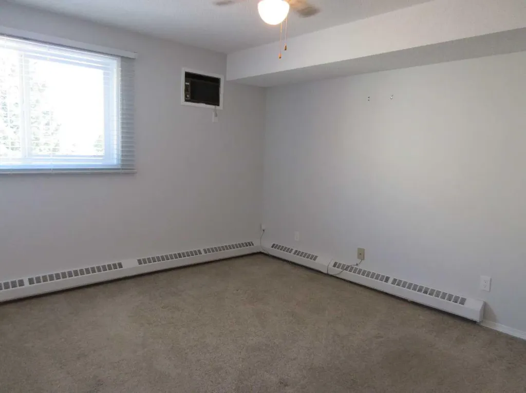 3090 15 Avenue SE Medicine Hat AB T1B 3Z3