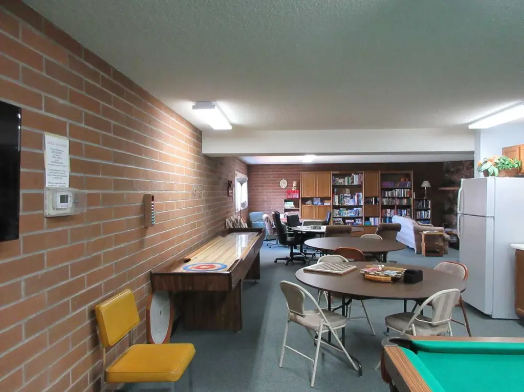3090 15 Avenue SE Medicine Hat AB T1B 3Z3