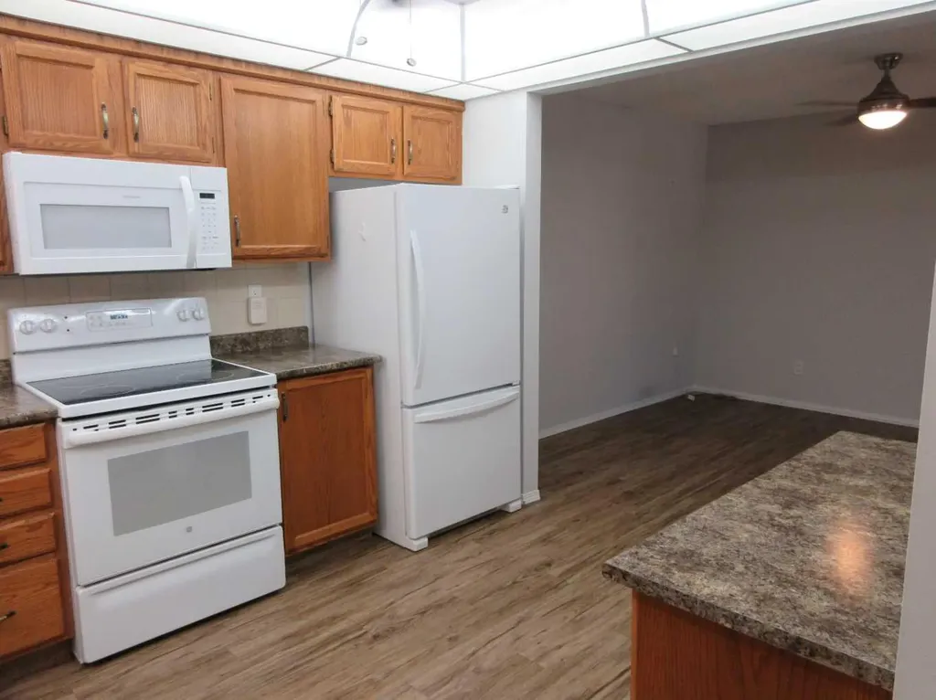 3090 15 Avenue SE Medicine Hat AB T1B 3Z3