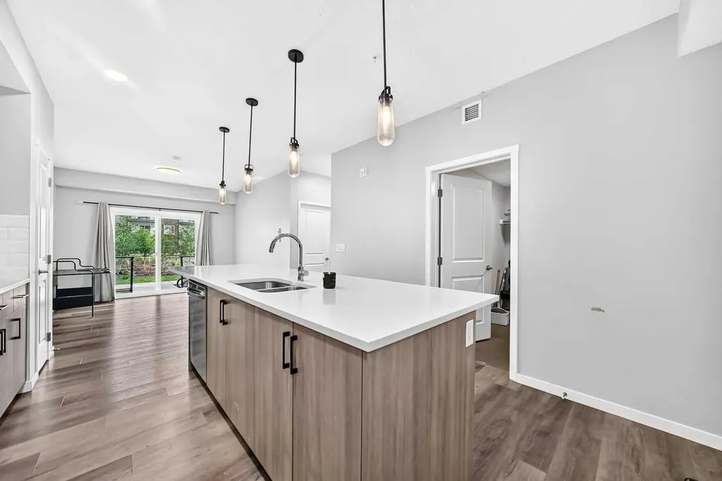 33 Carringham Gate NW Calgary AB T3P 2H6