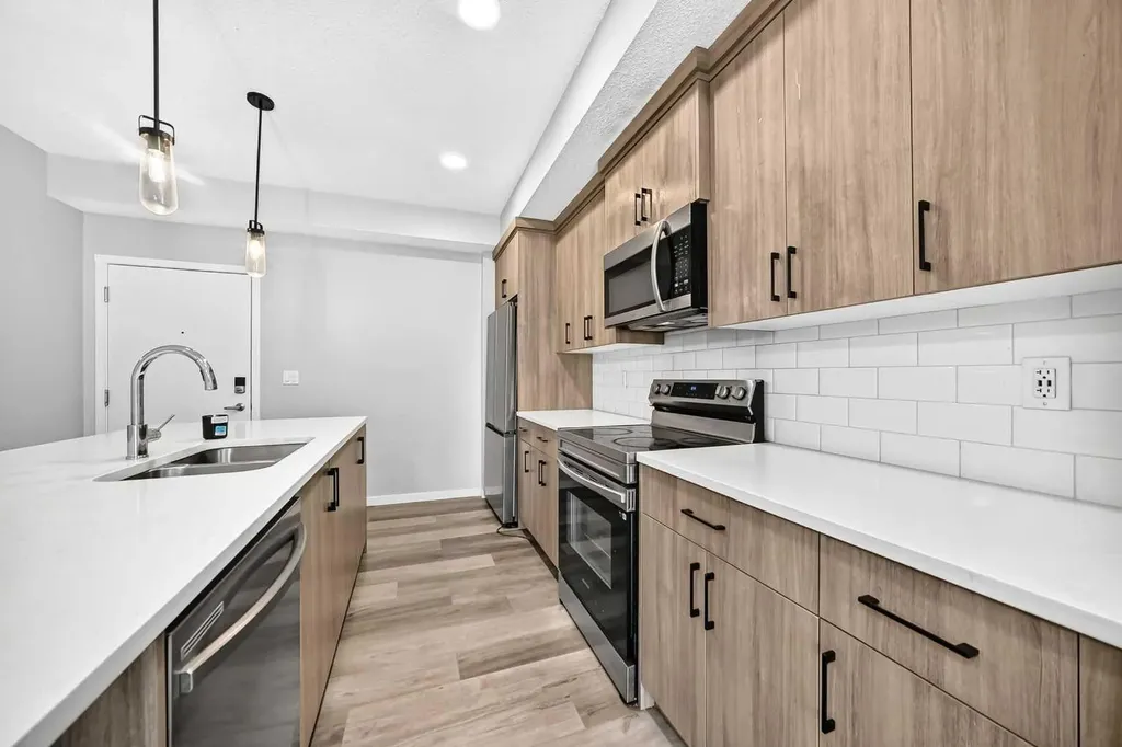 33 Carringham Gate NW Calgary AB T3P 2H6