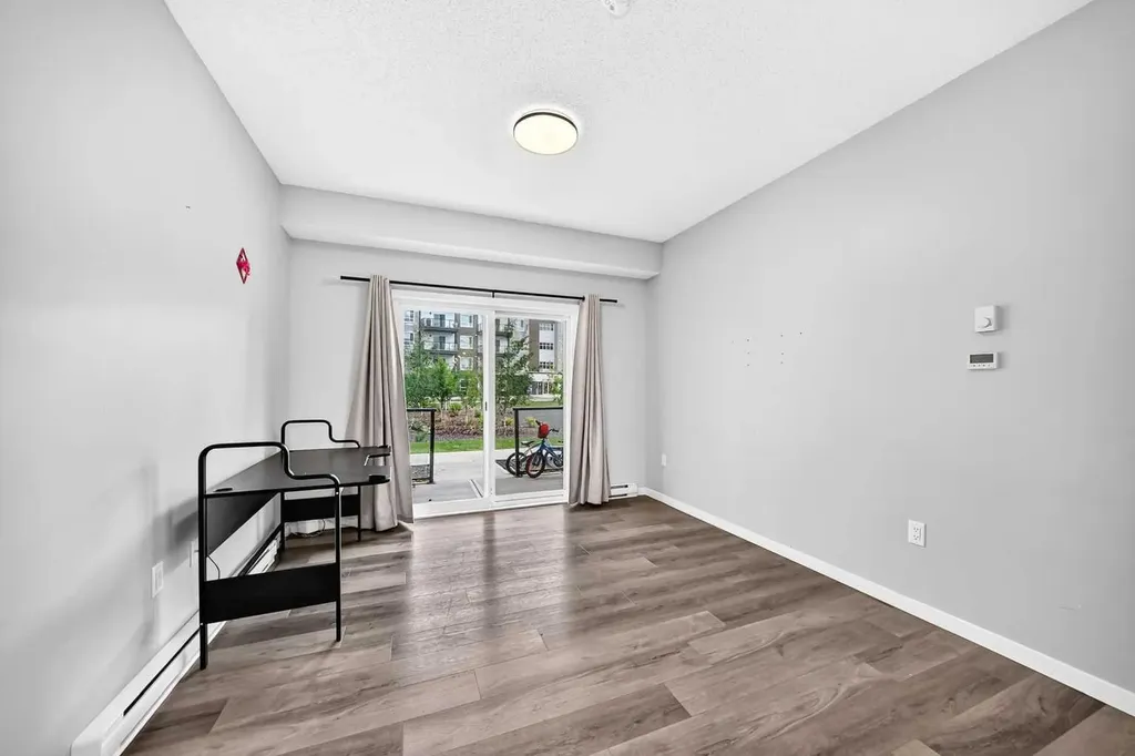 33 Carringham Gate NW Calgary AB T3P 2H6