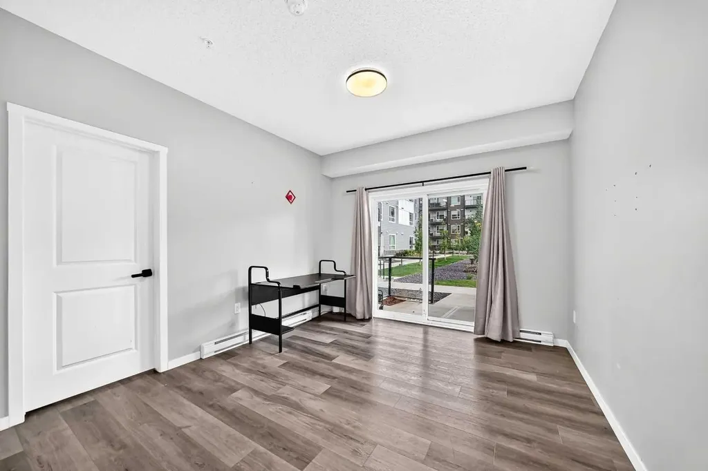 33 Carringham Gate NW Calgary AB T3P 2H6