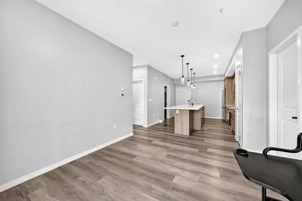 33 Carringham Gate NW Calgary AB T3P 2H6