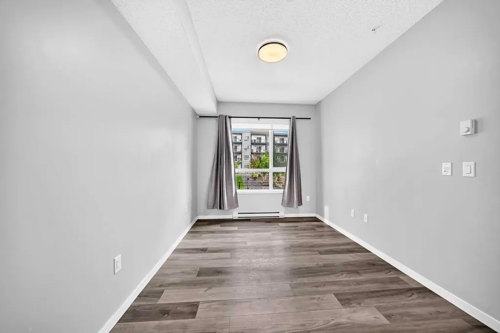 33 Carringham Gate NW Calgary AB T3P 2H6
