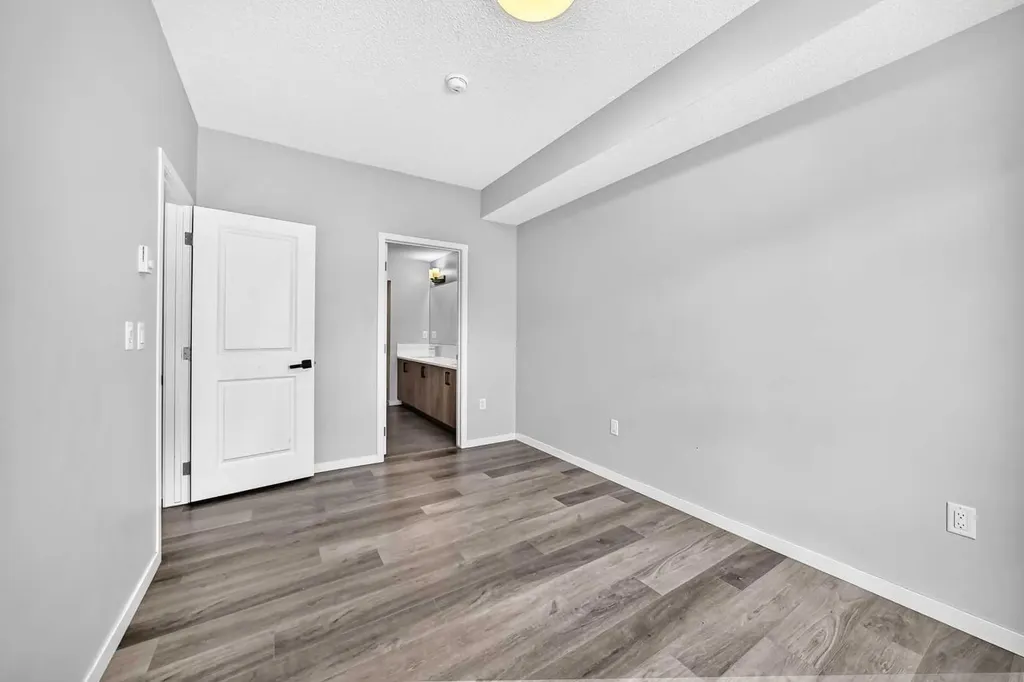 33 Carringham Gate NW Calgary AB T3P 2H6