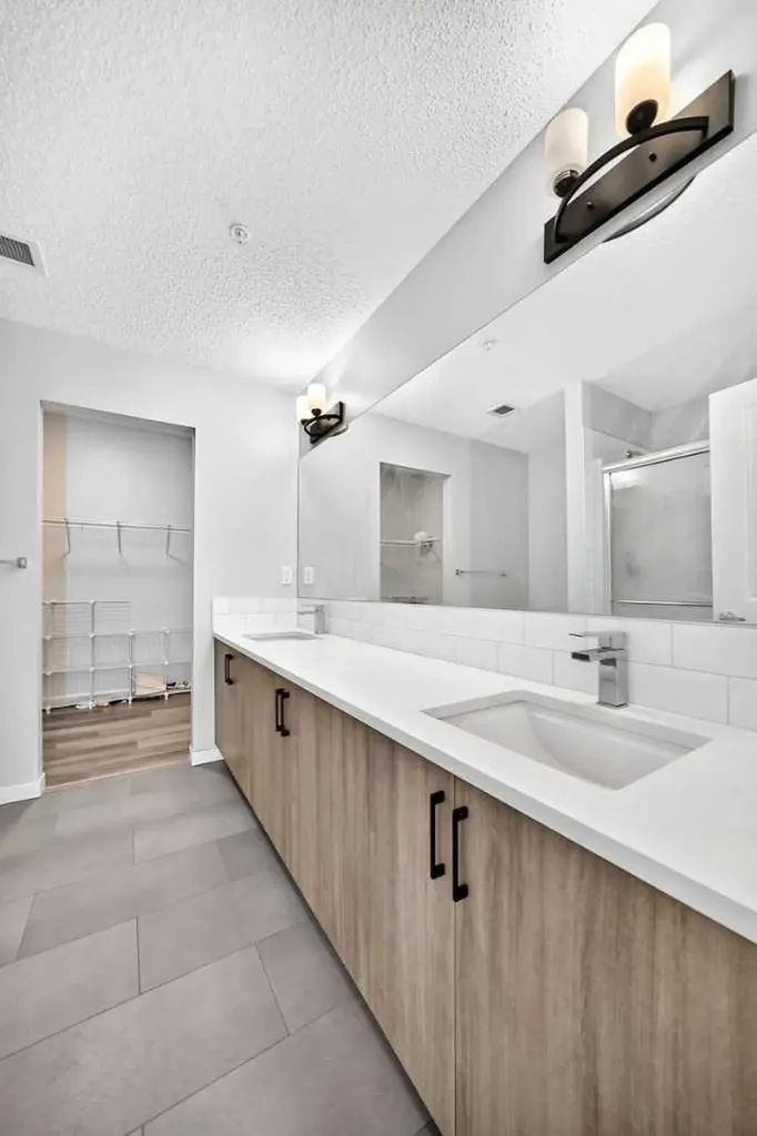 33 Carringham Gate NW Calgary AB T3P 2H6