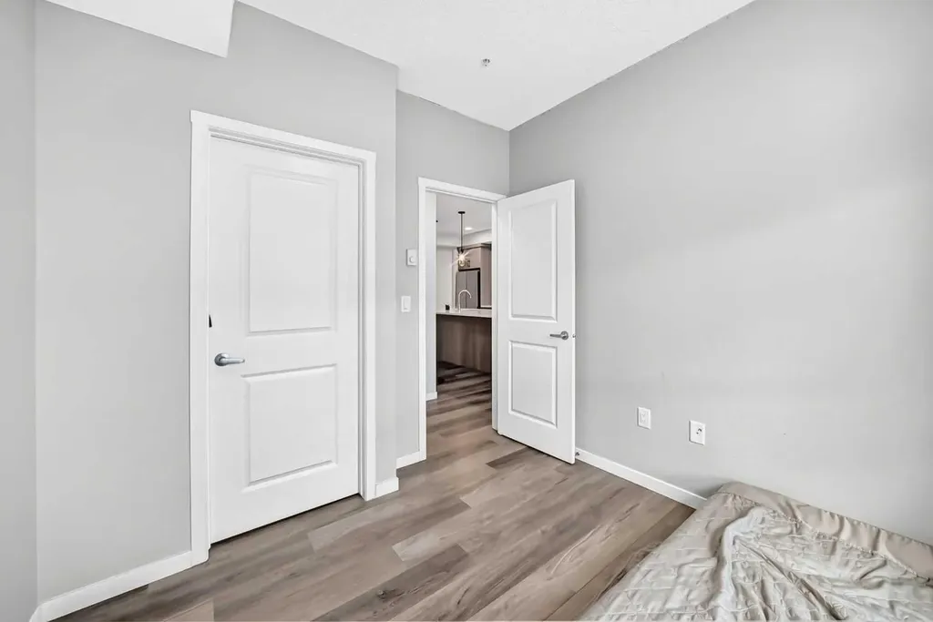 33 Carringham Gate NW Calgary AB T3P 2H6