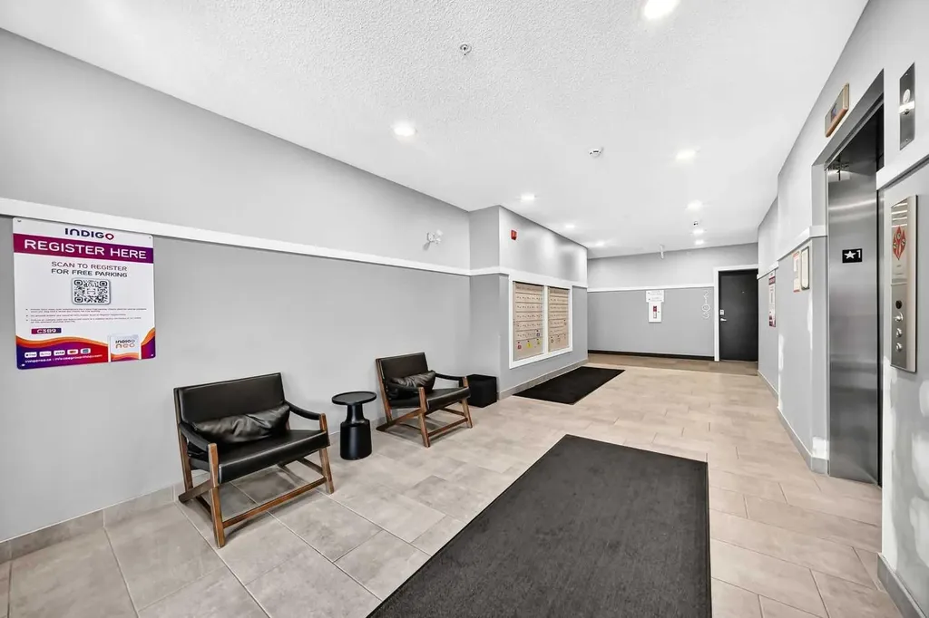 33 Carringham Gate NW Calgary AB T3P 2H6