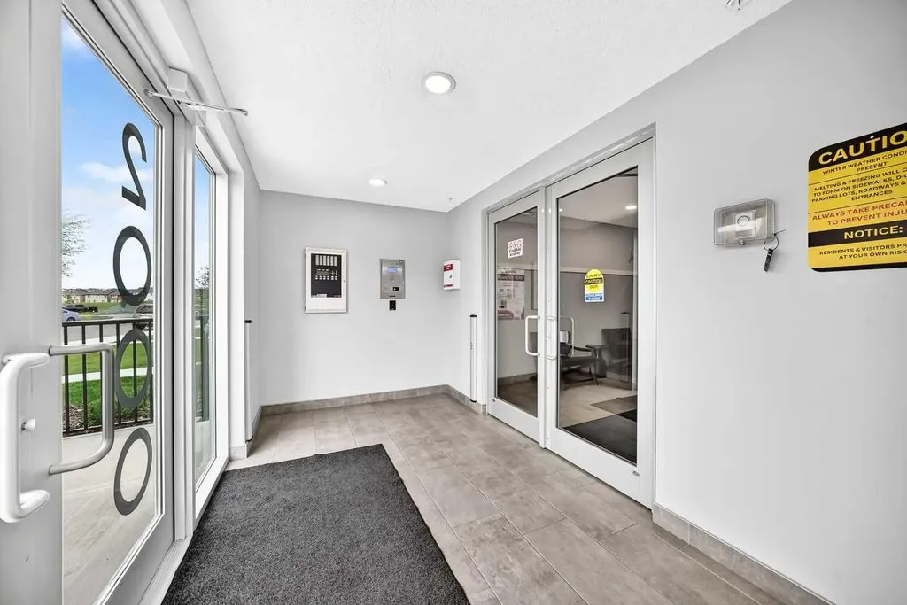 33 Carringham Gate NW Calgary AB T3P 2H6