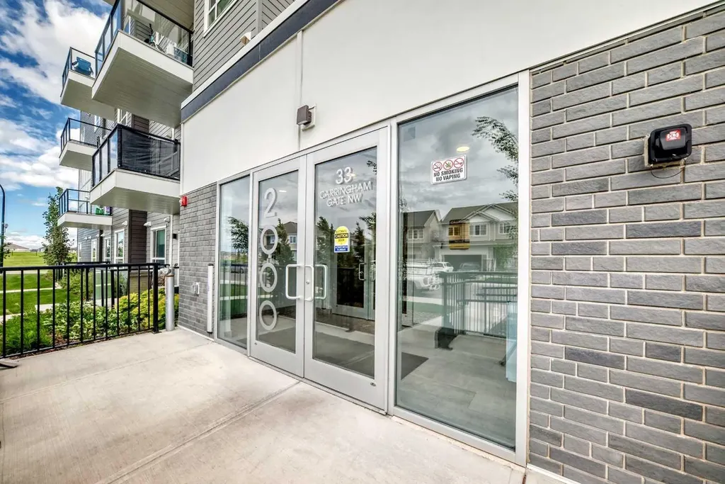 33 Carringham Gate NW Calgary AB T3P 2H6