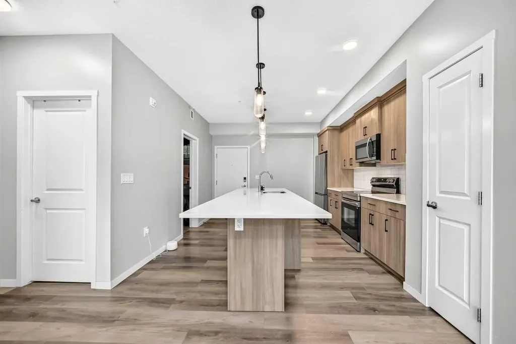 33 Carringham Gate NW Calgary AB T3P 2H6