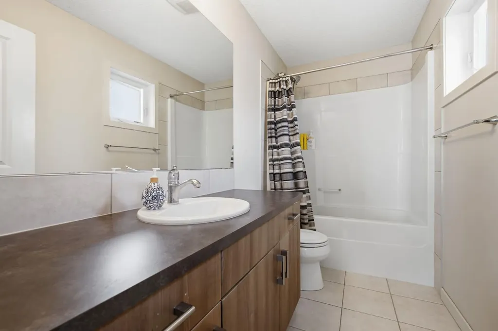 10 Auburn Bay Avenue SE Calgary AB T3M 0P7