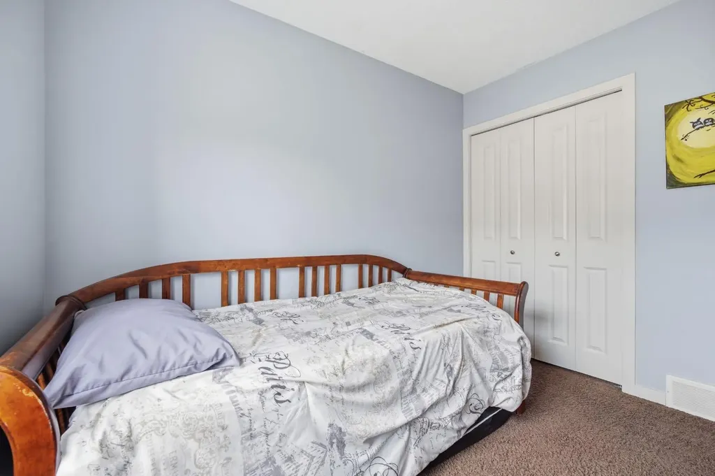 10 Auburn Bay Avenue SE Calgary AB T3M 0P7