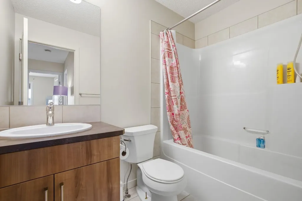 10 Auburn Bay Avenue SE Calgary AB T3M 0P7