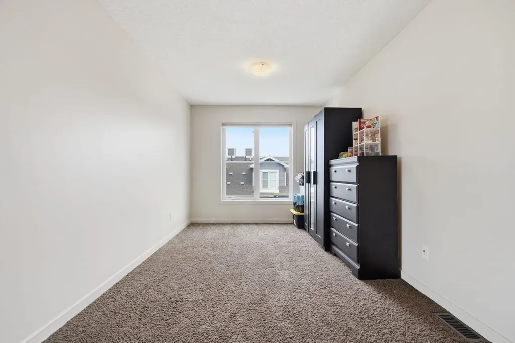 10 Auburn Bay Avenue SE Calgary AB T3M 0P7