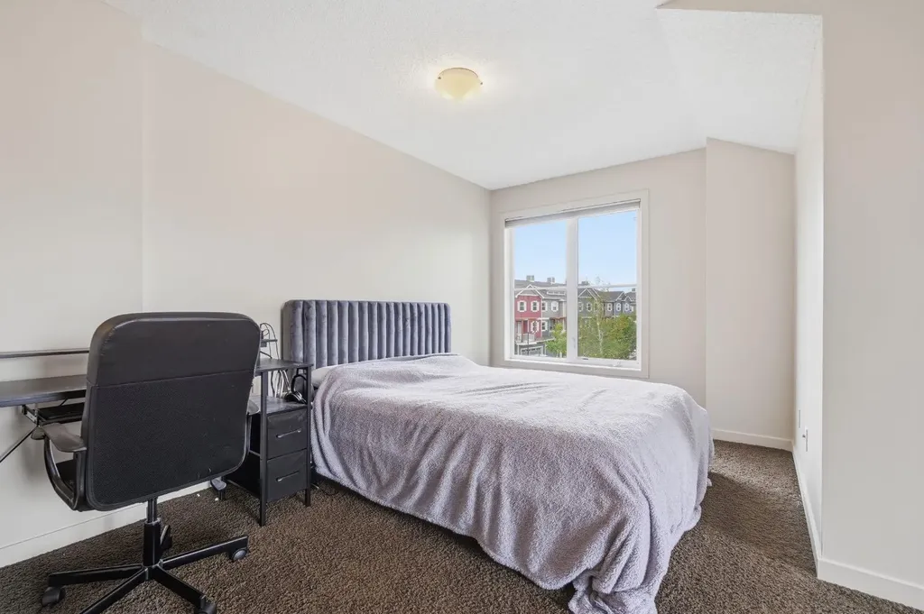 10 Auburn Bay Avenue SE Calgary AB T3M 0P7