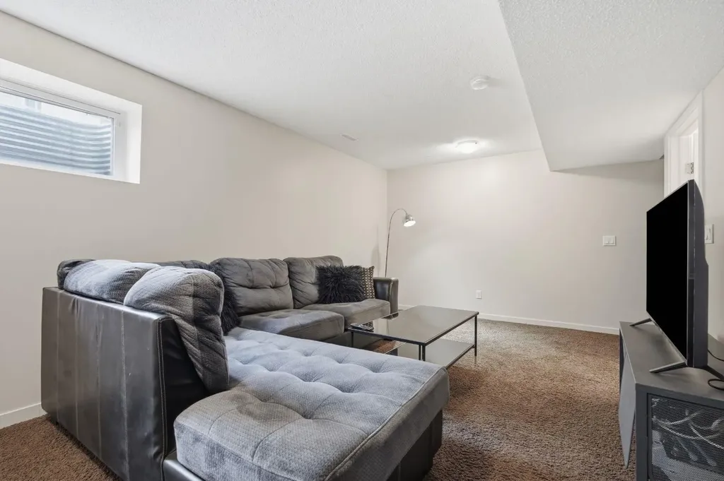 10 Auburn Bay Avenue SE Calgary AB T3M 0P7