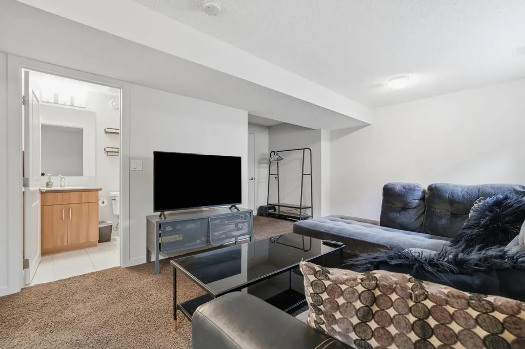 10 Auburn Bay Avenue SE Calgary AB T3M 0P7
